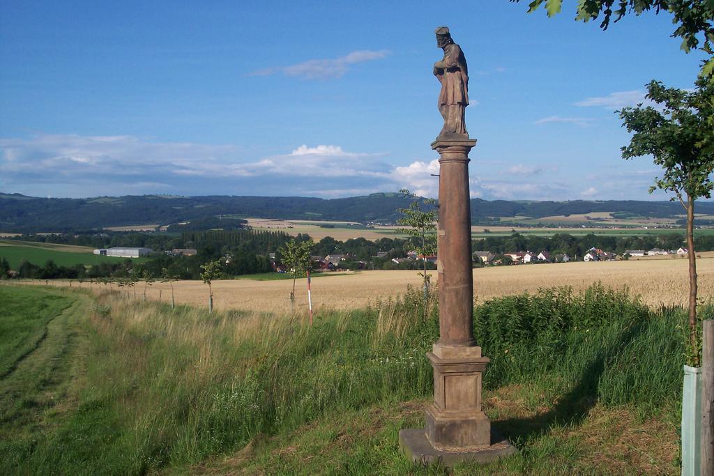 Penzion Pod Hůrkou Hradecna Esterno foto