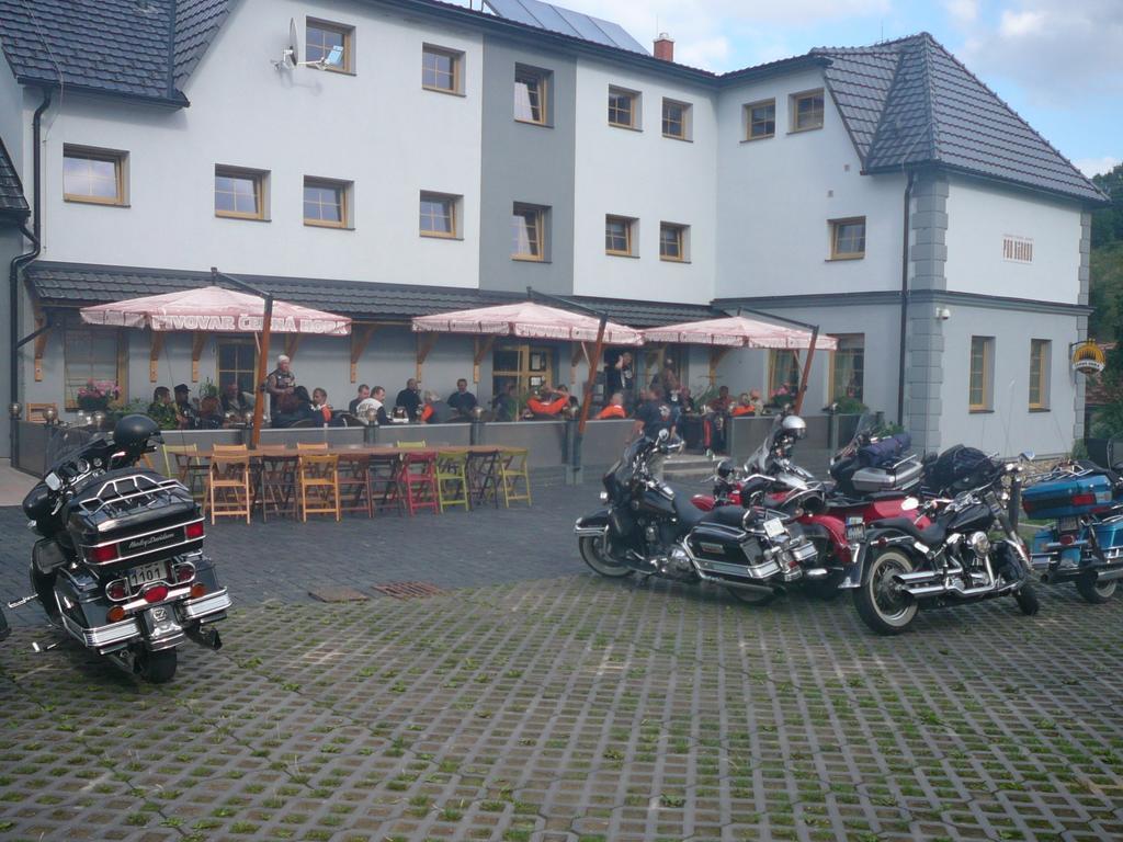 Penzion Pod Hůrkou Hradecna Esterno foto